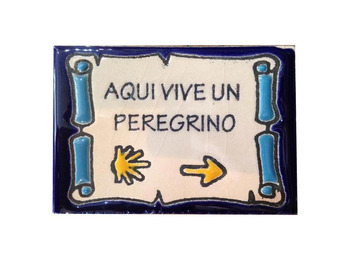 Imán cerámica Aquí vive un Peregrino con Concha Flecha 5x7,5 cm